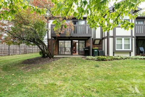 Tiny photo for 2950 NORTHAMPTON Drive #B1, Rolling Meadows, IL 60008 (MLS # 12473024)