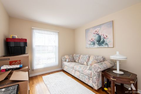 Tiny photo for 2950 NORTHAMPTON Drive #B1, Rolling Meadows, IL 60008 (MLS # 12473024)