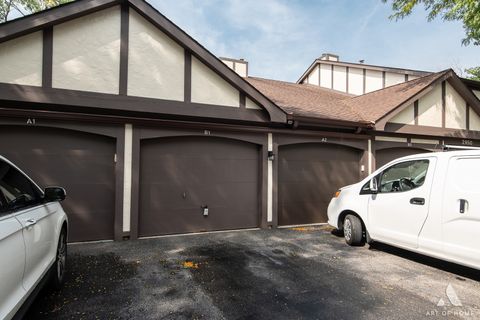 Tiny photo for 2950 NORTHAMPTON Drive #B1, Rolling Meadows, IL 60008 (MLS # 12473024)