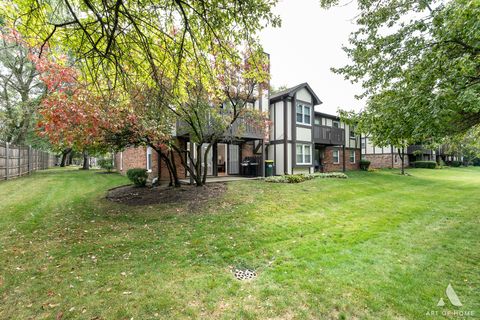 Tiny photo for 2950 NORTHAMPTON Drive #B1, Rolling Meadows, IL 60008 (MLS # 12473024)