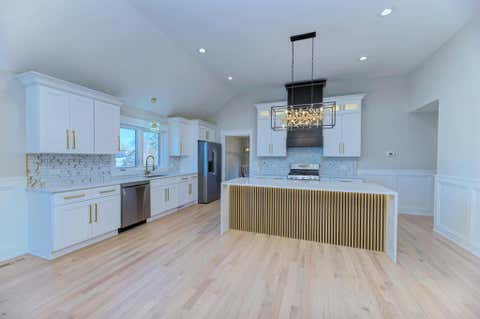 Tiny photo for 6519 W 82nd Street, Burbank, IL 60459 (MLS # 12682375)