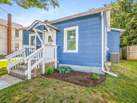 Photo of 655 W Clark Street, Freeport, IL 61032 (MLS # 12736811)