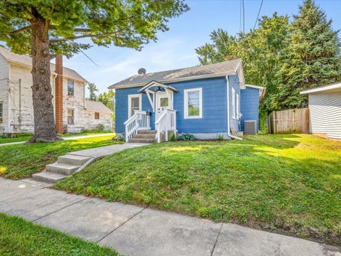 Tiny photo for 655 W Clark Street, Freeport, IL 61032 (MLS # 12736811)