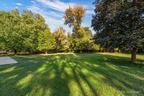 Tiny photo for 849 Hemlock Drive, Sleepy Hollow, IL 60118 (MLS # 12479415)
