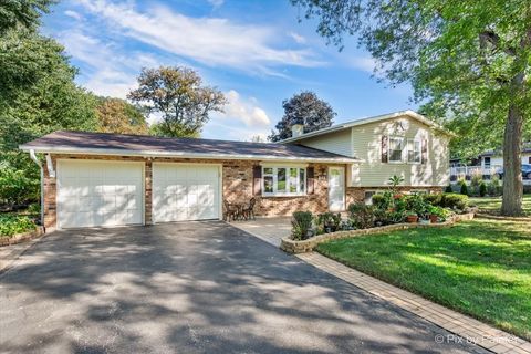 Photo of 849 Hemlock Drive, Sleepy Hollow, IL 60118 (MLS # 12479415)