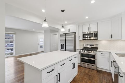 Tiny photo for 6803 N KEELER Avenue, Lincolnwood, IL 60712 (MLS # 12610683)