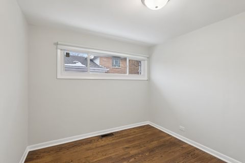 Tiny photo for 6803 N KEELER Avenue, Lincolnwood, IL 60712 (MLS # 12610683)