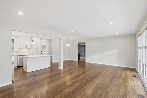 Tiny photo for 6803 N KEELER Avenue, Lincolnwood, IL 60712 (MLS # 12610683)