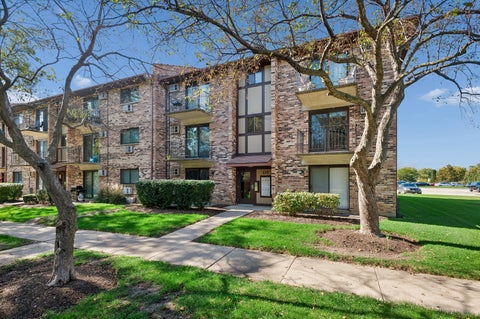 Photo of 230 Klein Creek Court #1A, Carol Stream, IL 60188 (MLS # 12790401)