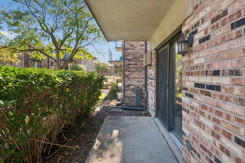 Tiny photo for 230 Klein Creek Court #1A, Carol Stream, IL 60188 (MLS # 12790401)