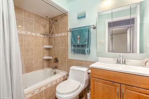 Tiny photo for 5840 W 77th Street #302, Burbank, IL 60459 (MLS # 12522904)