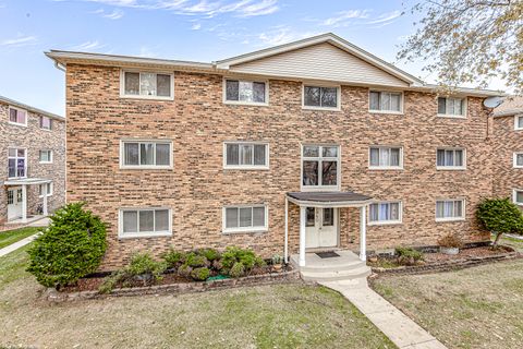 Photo of 5840 W 77th Street #302, Burbank, IL 60459 (MLS # 12522904)