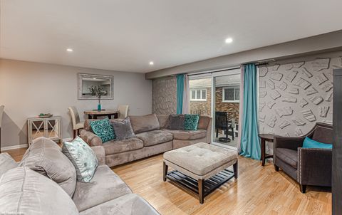 Tiny photo for 5840 W 77th Street #302, Burbank, IL 60459 (MLS # 12522904)