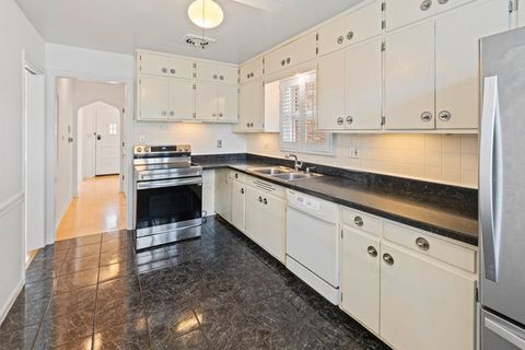 Tiny photo for 5646 N Francisco Avenue, Chicago, IL 60659 (MLS # 12491858)
