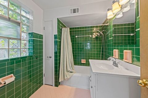 Tiny photo for 5646 N Francisco Avenue, Chicago, IL 60659 (MLS # 12491858)