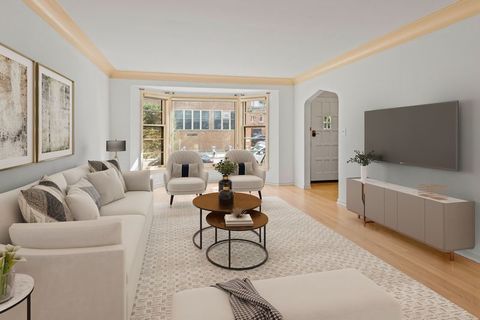 Tiny photo for 5646 N Francisco Avenue, Chicago, IL 60659 (MLS # 12491858)
