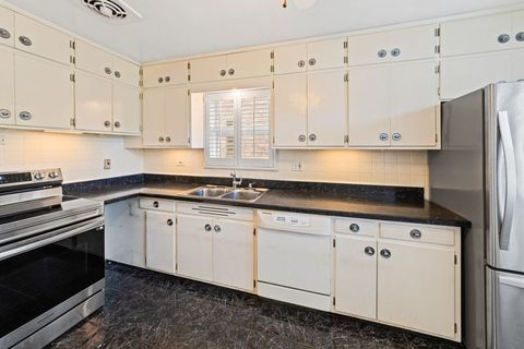 Tiny photo for 5646 N Francisco Avenue, Chicago, IL 60659 (MLS # 12491858)