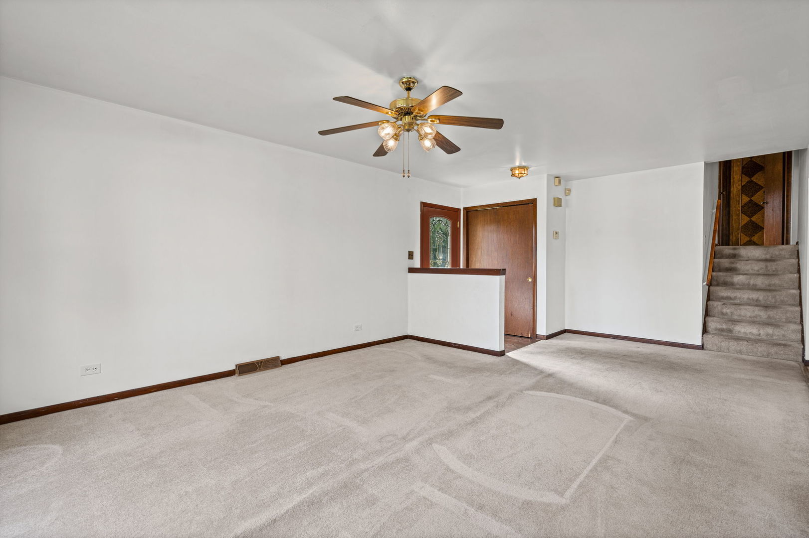 22W313 1 ST Street