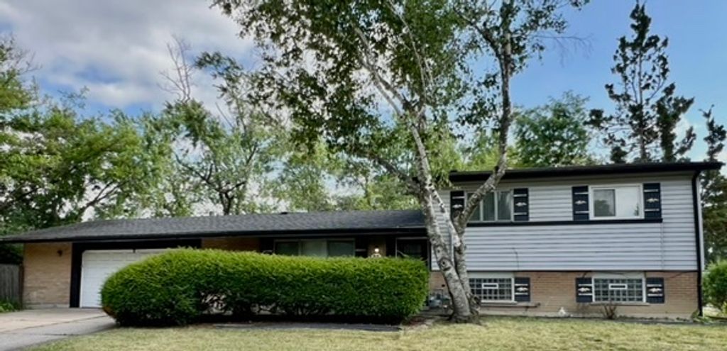 Photo for 315 Illinois Street, Park Forest, IL 60466 (MLS # 12503610)