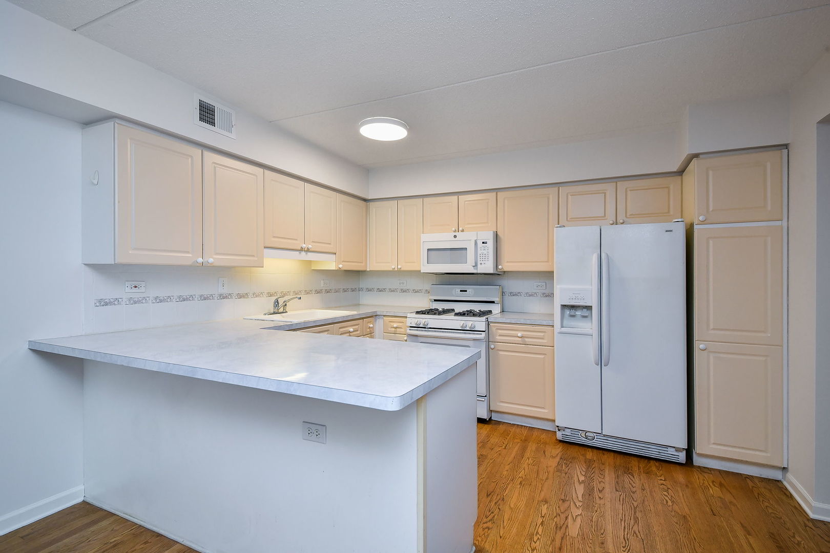 126 Day Street 203