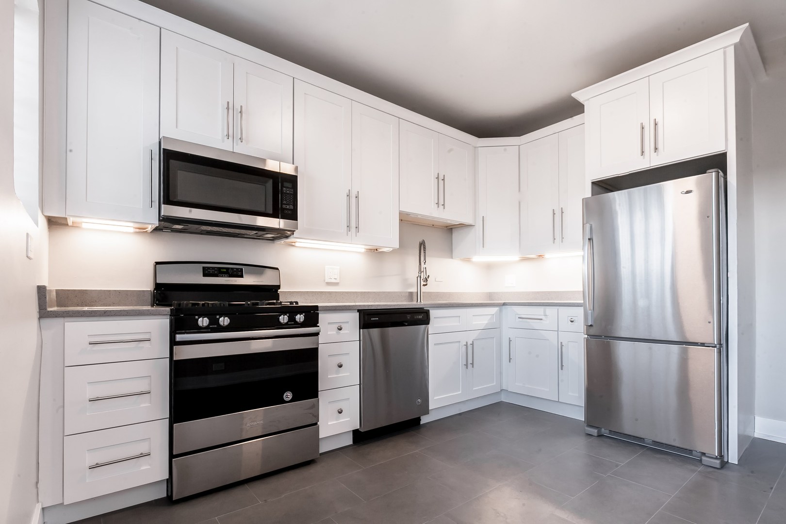 4552 S Indiana Avenue