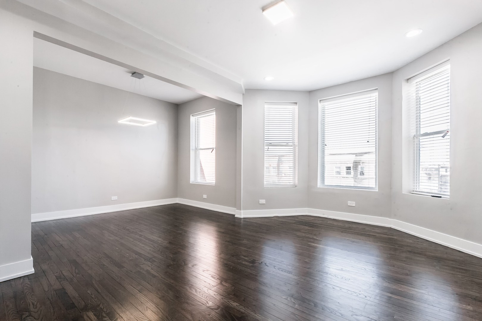 4552 S Indiana Avenue