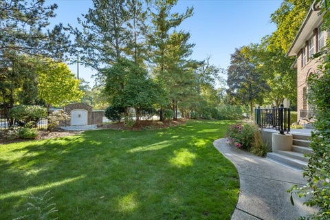 Tiny photo for 500 Linden Avenue, Oak Park, IL 60302 (MLS # 12781353)