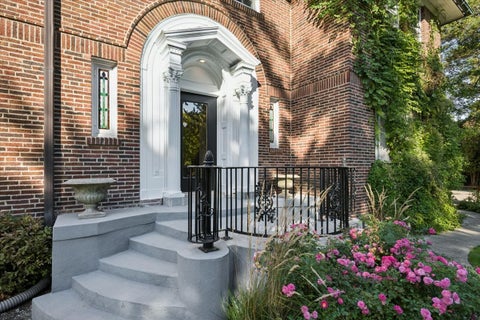 Tiny photo for 500 Linden Avenue, Oak Park, IL 60302 (MLS # 12781353)
