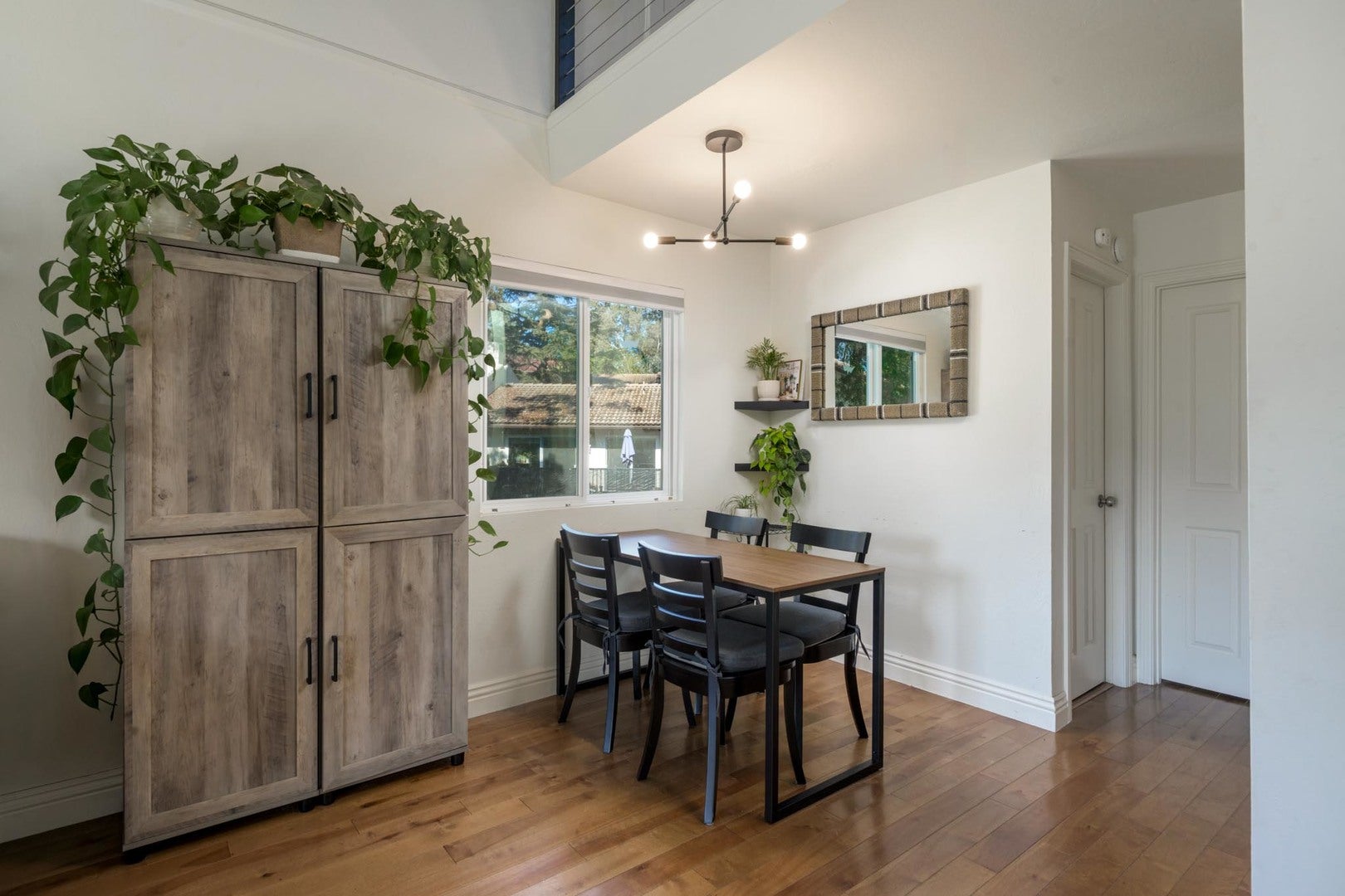 856 Highland Drive 4