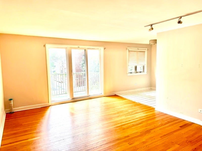 1244 W BYRON Street 2