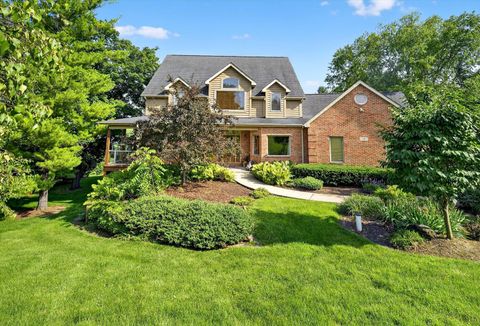 Photo of 4 Bernay Court, Cary, IL 60013 (MLS # 12347841)