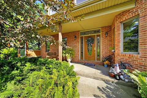 Tiny photo for 4 Bernay Court, Cary, IL 60013 (MLS # 12347841)
