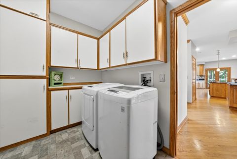 Tiny photo for 4 Bernay Court, Cary, IL 60013 (MLS # 12347841)