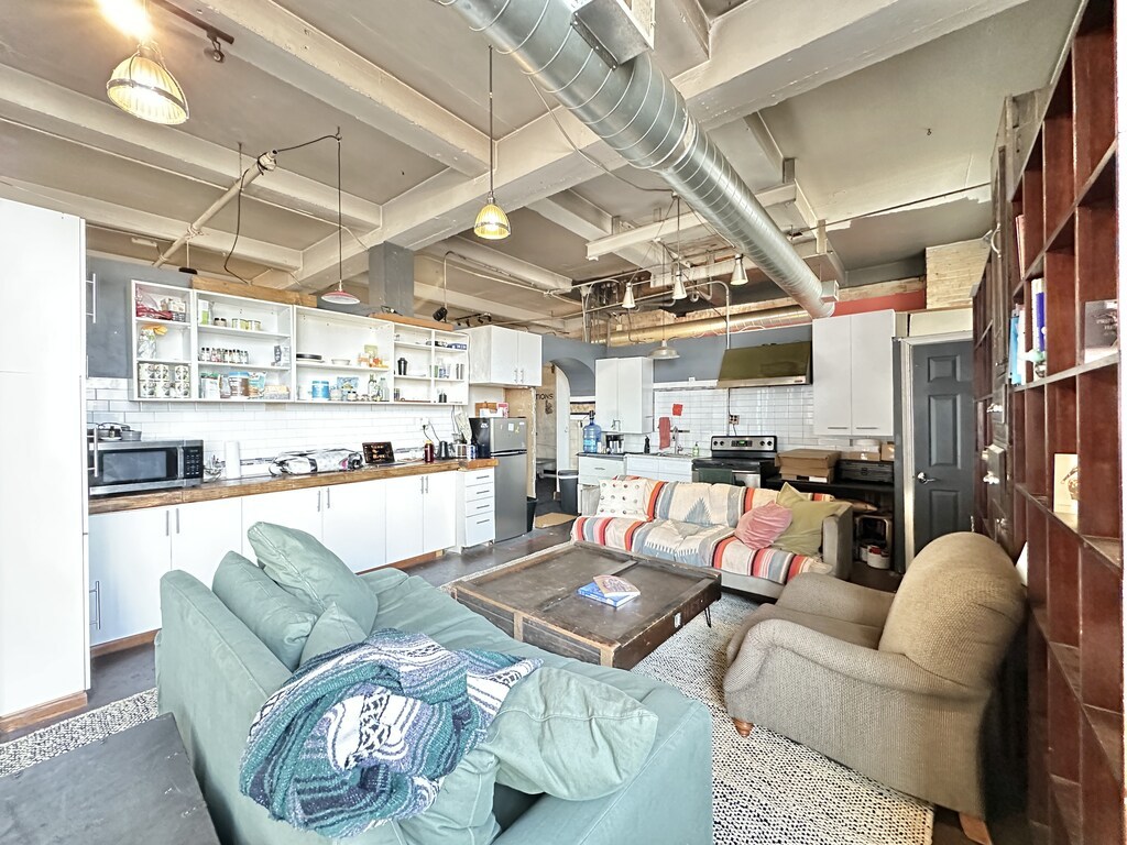 3144 W CARROLL Street 2H