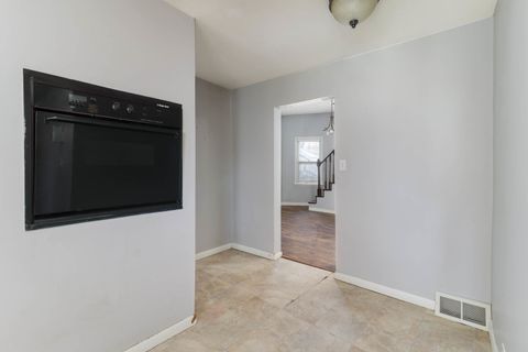 Tiny photo for 701 E Buchanan Street, Bloomington, IL 61701 (MLS # 12611061)