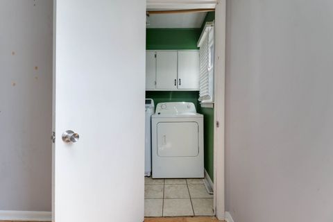 Tiny photo for 701 E Buchanan Street, Bloomington, IL 61701 (MLS # 12611061)