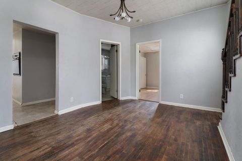 Tiny photo for 701 E Buchanan Street, Bloomington, IL 61701 (MLS # 12611061)