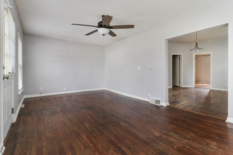 Tiny photo for 701 E Buchanan Street, Bloomington, IL 61701 (MLS # 12611061)