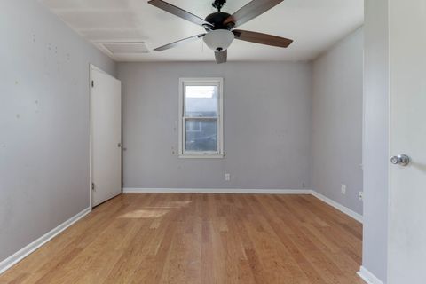 Tiny photo for 701 E Buchanan Street, Bloomington, IL 61701 (MLS # 12611061)