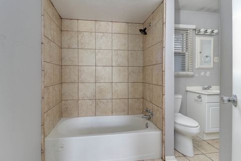 Tiny photo for 701 E Buchanan Street, Bloomington, IL 61701 (MLS # 12611061)