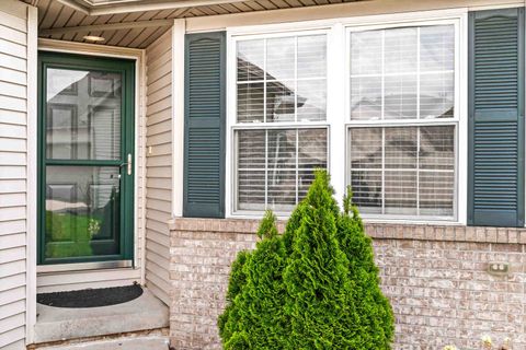 Tiny photo for 15 Ashling Court, Bloomington, IL 61704 (MLS # 12615646)