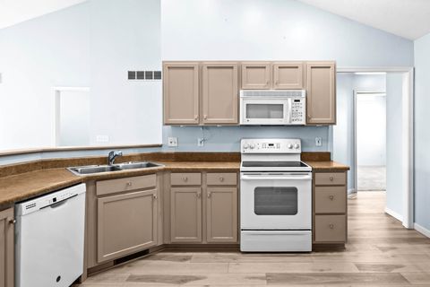 Tiny photo for 15 Ashling Court, Bloomington, IL 61704 (MLS # 12615646)