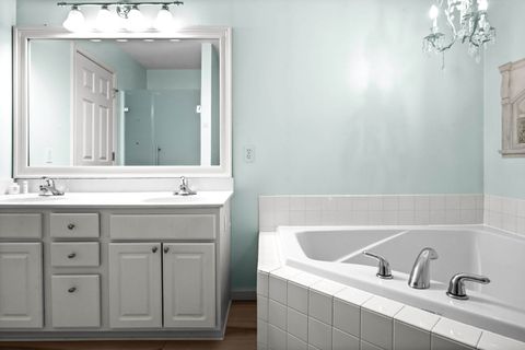 Tiny photo for 15 Ashling Court, Bloomington, IL 61704 (MLS # 12615646)