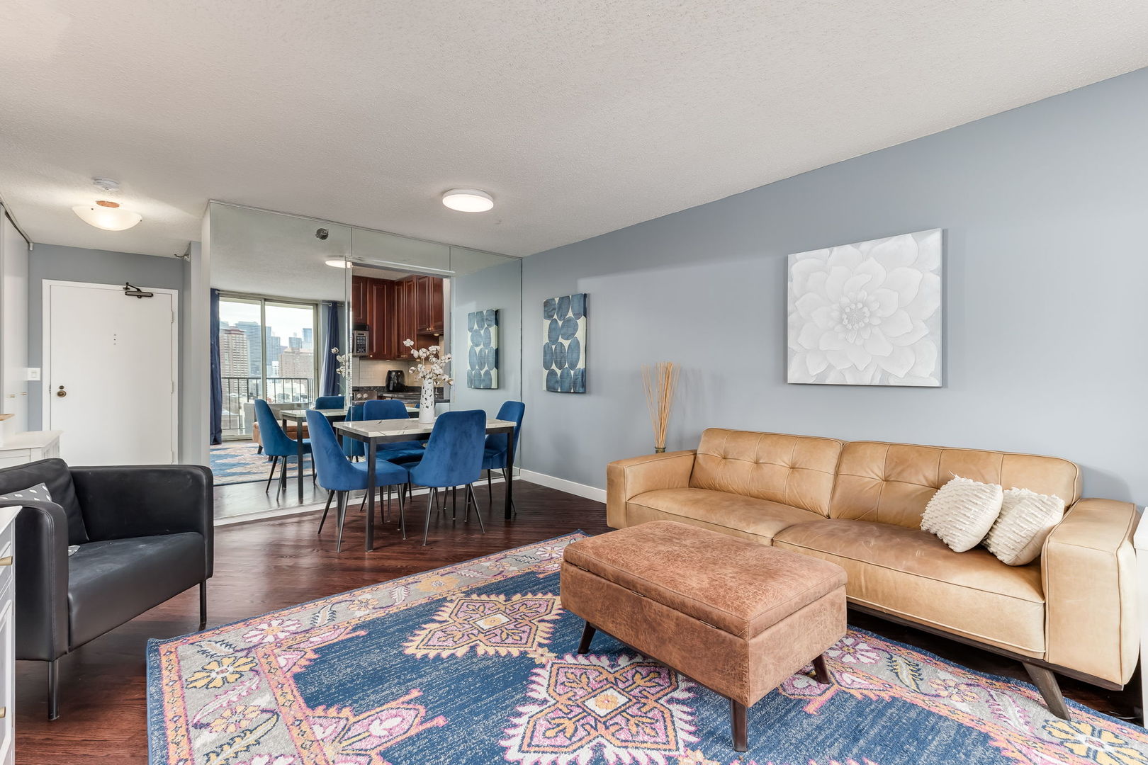 1212 N La Salle Drive 2303