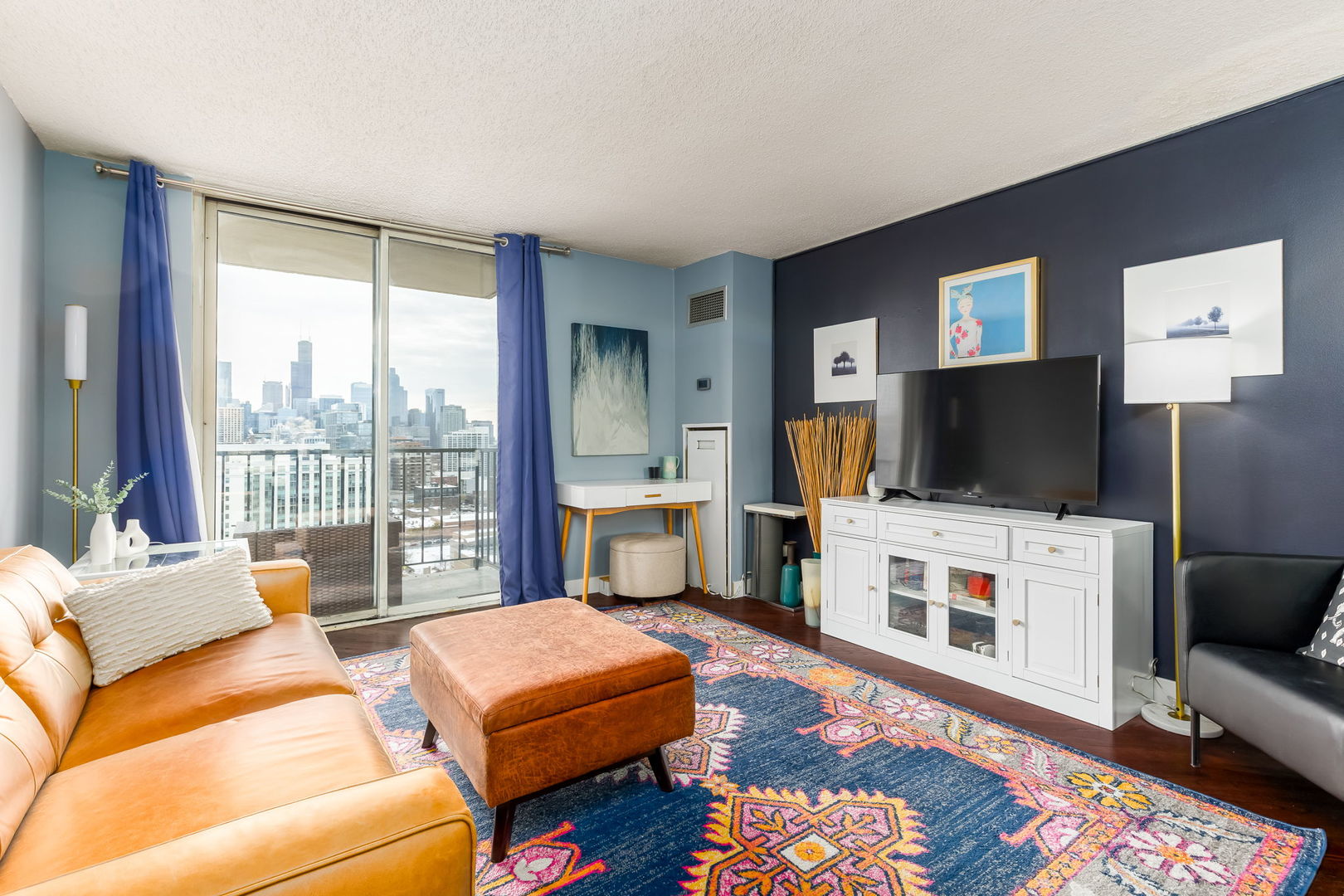 1212 N La Salle Drive 2303