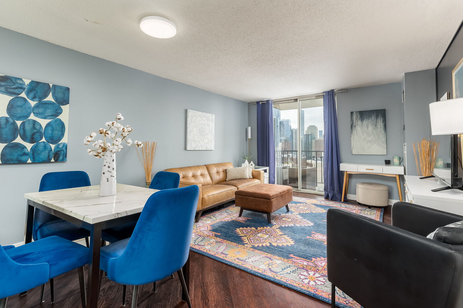 1212 N La Salle Drive 2303