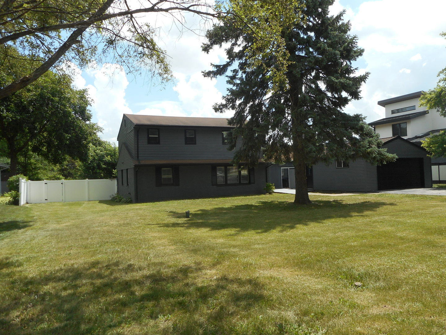 4N327 7th Avenue