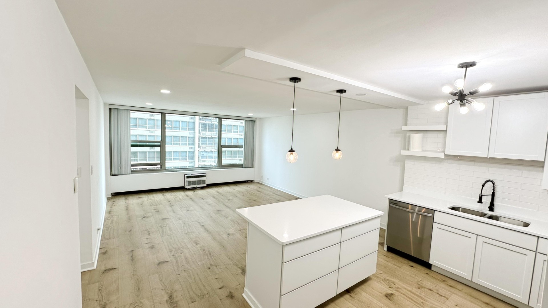 3600 N Lake Shore Drive 707