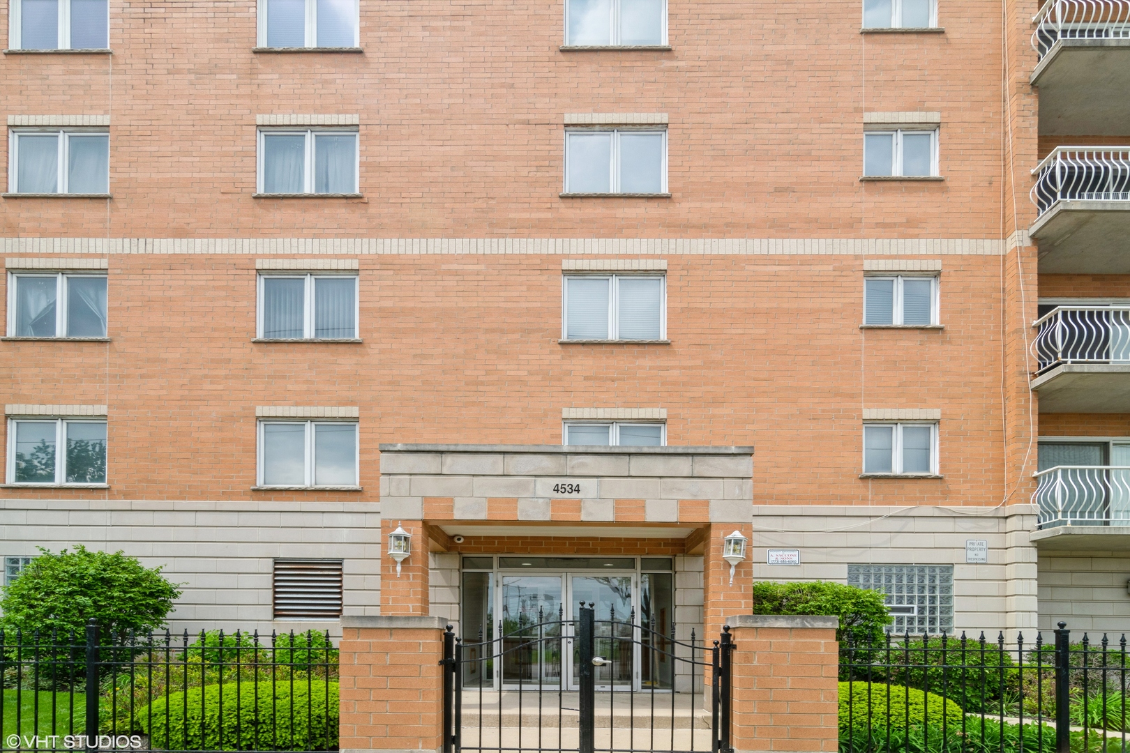 4534 N Cumberland Avenue 207