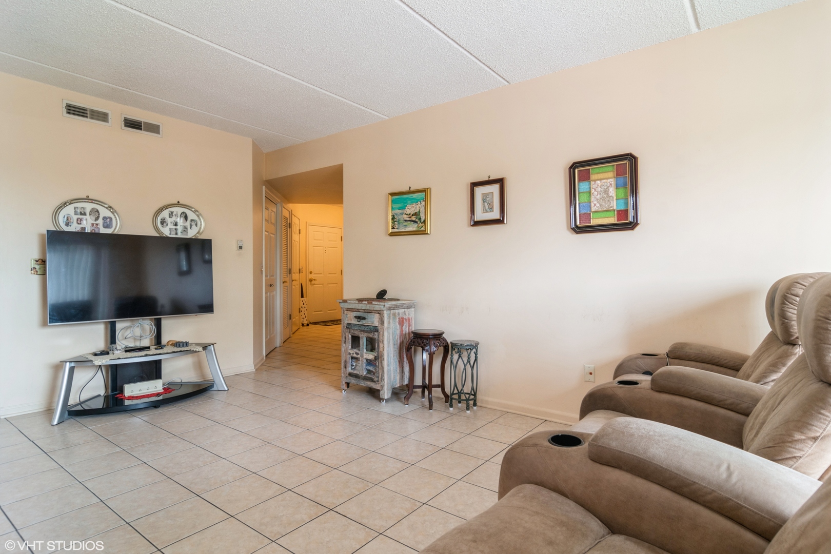 4534 N Cumberland Avenue 207